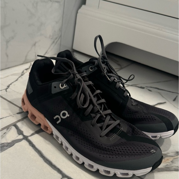 On Cloud Helion Cloudtec Women's Size 9.5 Cloudflow Running Shoes Gray Pink EUC - Picture 1 of 6